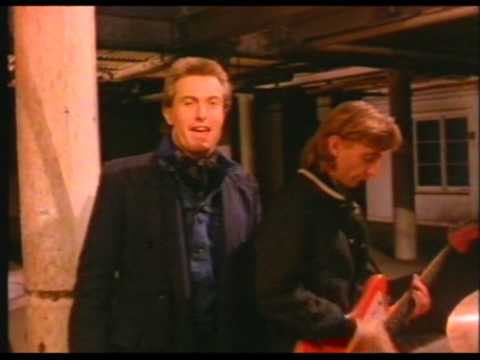 Australian Crawl - Shut Down (1982)