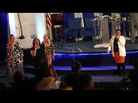 Coro Jehová Shalom - Adoraré (Medley)