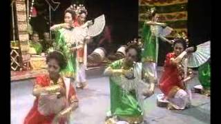 Download lagu Tari Pakarena : Tradisi Dari Gowa Sul-Sel (1951) mp3 Download lagu Tari Pakarena : Tradisi Dari Gowa Sul-Sel (1951) mp3