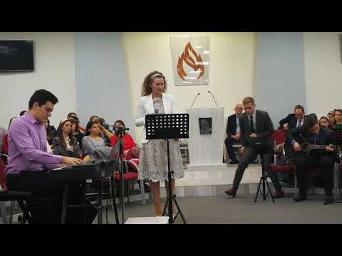 Din cerul sfânt,pe acest pământ a venit....