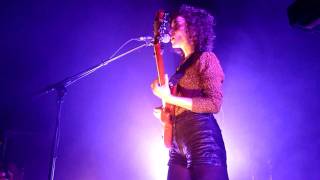 Your Skin&#39;s So Fair part (Your Lips Are Red) St Vincent Paris Café De La Danse 2011