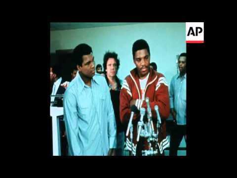 SYND 24 4 76 MUHAMMAD ALI WILL DEFEND HIS HEAVYWEIGHT TITLE AGAINST CHALLENGER JIMMY YOUNG