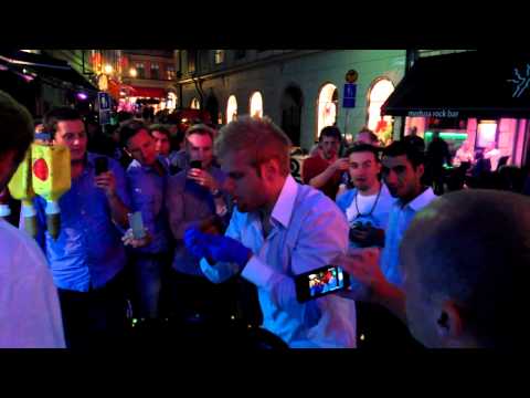 Swedish Norrlänning eating the infamous Harakiri hotdog