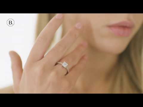 BAUNAT - 1.25 carat solitaire ring in white gold with princess diamond and side diamonds