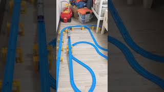 防疫在家玩什麼-小火車走床底下