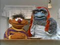 Classic Sesame Street Ernie Disguised Monster Cookie Bit English Version
