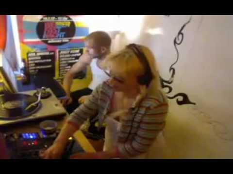 Danijel und Sila@BunkerTV Kellogs Technoflakes  31.03.2012 09:30