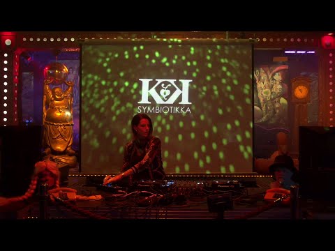 Grace Thompson-Kit Kat Club Livestream_Symbiotikka special