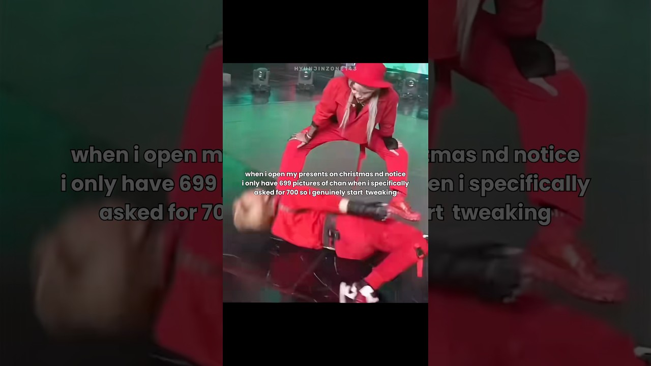 MERRY CHRISTMAS GAYSSS 😛🎄✌️ #skz #straykids #bangchan #fyp #christmas #relatable