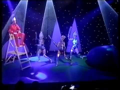 Video thumbnail for Can You Forgive Her? [Top of the Pops - 1993/06/10]