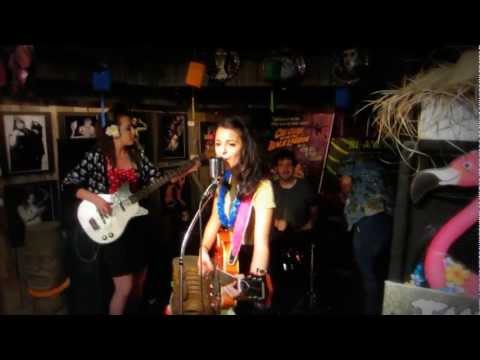 The Dyes - You Still Get Around (Live At Horrorbles)