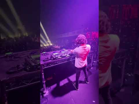 This light guy definitely deserves a raise! ❤️🥵🥂 #housemusic #deephouse #techhouse #losangeles