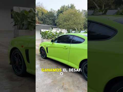 Un hombre pobre aceptó el desafío de limpiar el viejo coche súper lujoso de Ronaldo. 🚗✨