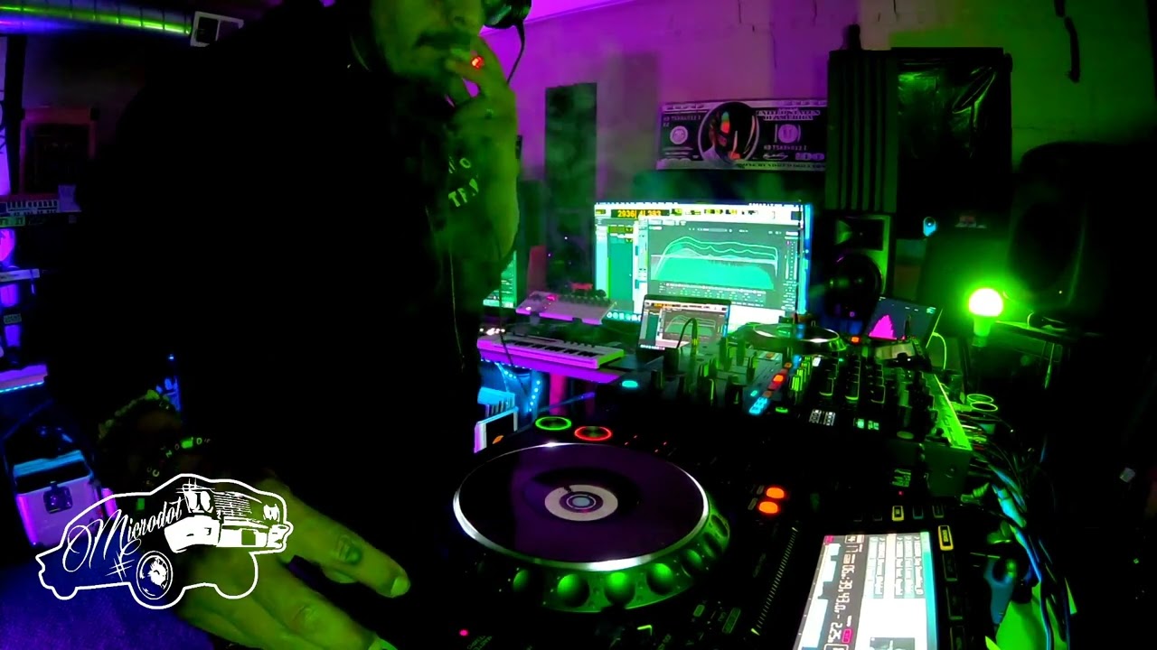 MicroDose Vol6. feat. Microdot DanceDanceChicago Mix from IHeartTechno Studios North Ave