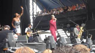 Lollapalooza 2011: &quot;Winds Of Change&quot; - Fitz And The Tantrums