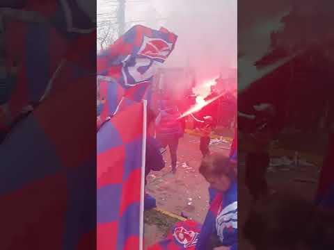 "llego la barra de los de abajo" Barra: Los de Abajo • Club: Universidad de Chile - La U