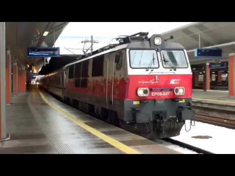 Niepodległa EP09-027 Kraków Główny z międzynarodowym pociągiem "Cracovia" nr IC114 do Praha hl. n.