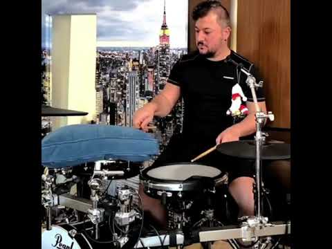 Stunning fast beat drums and best footwork by Riccardo Merlini