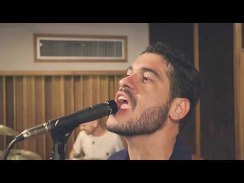 Kapitu convida Guilherme Schwab - O Homem dos Olhos de Raio X (Lenine)