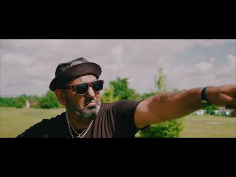 Aly Bee - Blázni  (official video)