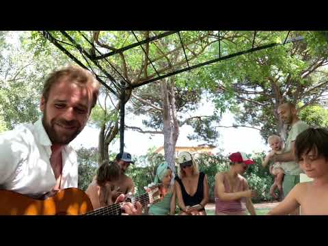 #CABREL Cyril Mokaiesh reprend #LaRobeEtLEchelle 👗🪜