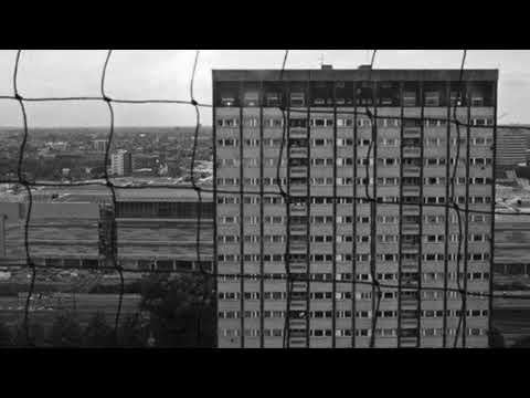 Werewolf muzik & Skrapz Spitting bars on Manic Fm SLK grime set 2005