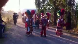 preview picture of video 'Danza de la Santa Cruz de la Rinconada Calvillo, Ags.- Una Reverencia'