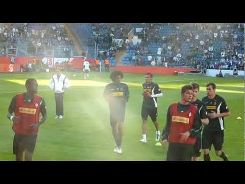 Bochum : Gladbach Relegation 25.05.2011 /  Die Jungs machen sich warm
