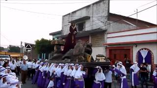 preview picture of video 'Procesión de la V. I. de Jesús Nazareno La Reseña, Escuintla Martes Santo 2013'