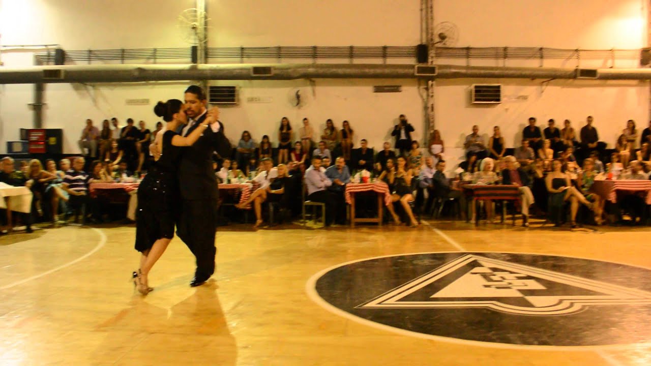 Magdalena Valdez & Roberto Zuccarino en Milonga Malena Sunderland Club 1/4