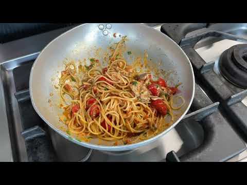 Spaghetti con le sarde e pomodorini di Pachino
