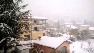 preview picture of video 'La nevicata del 27 novembre 2013 a Gualdo Tadino'