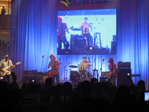 Who I am hates who I've been RELIENT K trinoma