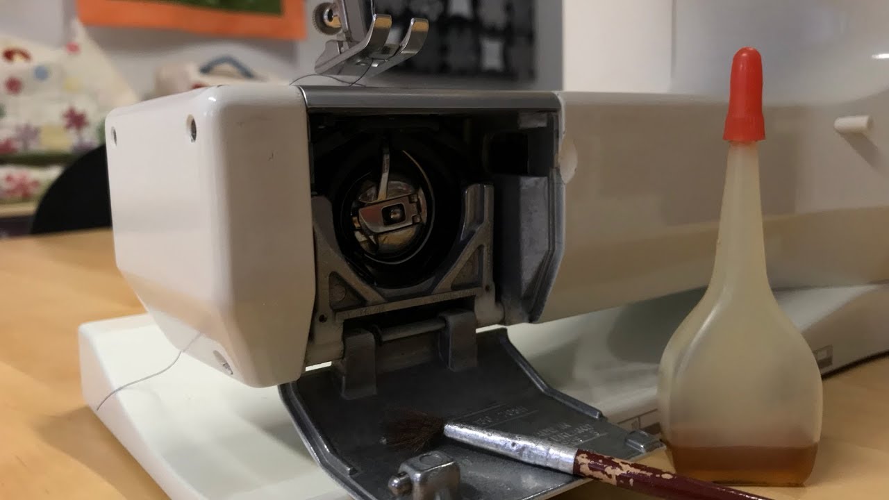 Pulire e oliare la macchina da cucire
