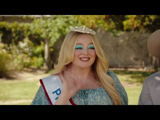 Meg Stalter aus USA mit 'Prettiest Girl In America' (jetzt ansehen!) | Dance!