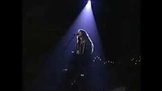 Alanis Morissette - You Oughta Know (Live)