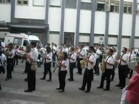 banda comunale di mistretta esegue "venditori di fumo"