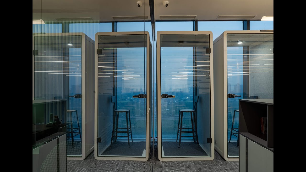 Where Code Meets Clarity: The New International Style for an IT Company designed by ASD Studio