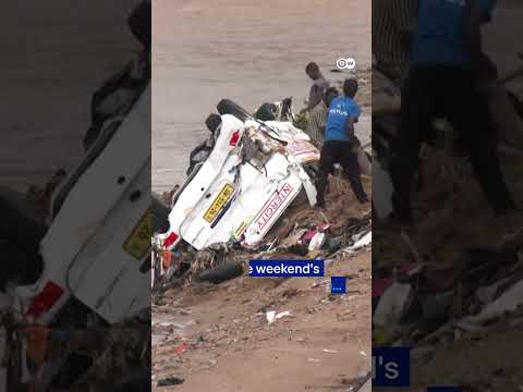 Heavy rains hit Ghana's capital Accra | DW News