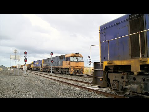 Pacific National 2SX2 Steel Train Crosses H1 Light Loco (8/12/2009) - PoathTV Australian Railways