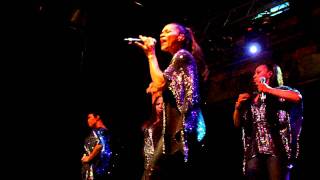En Vogue Opening/Love Don&#39;t Love You (Live)