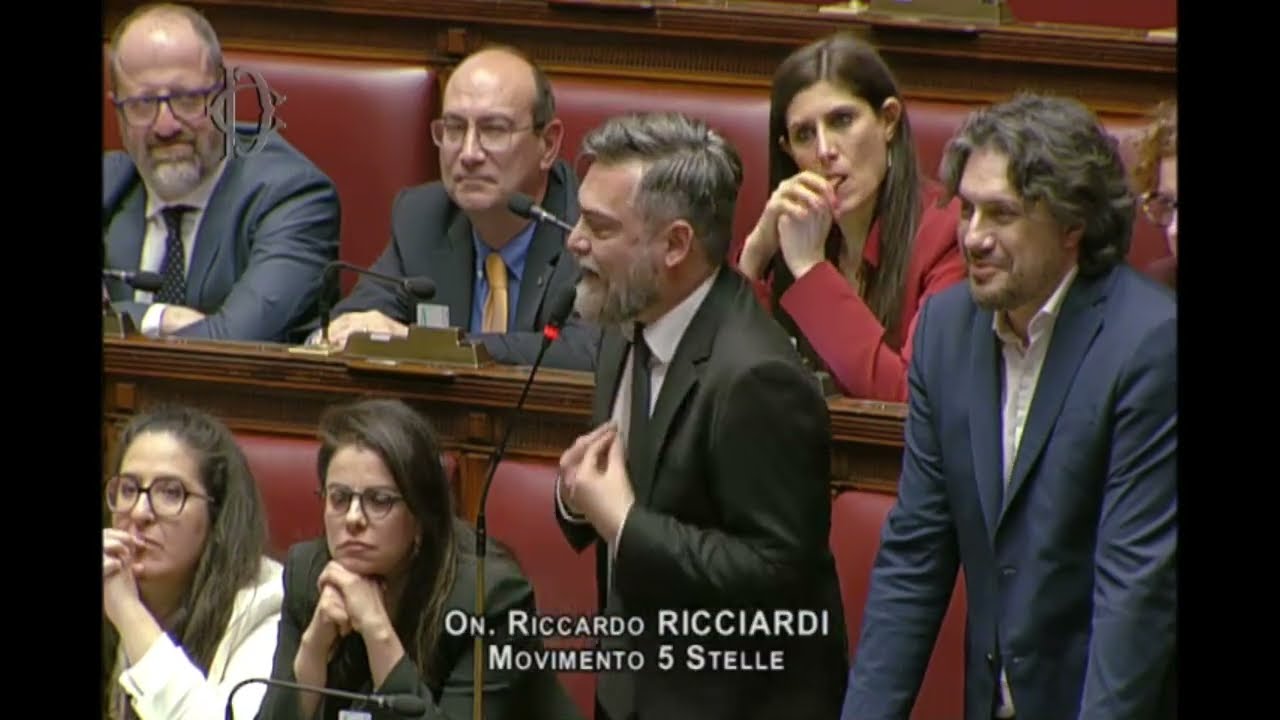 RICCIARDI: "CASO DELMASTRO, MANCATE DICHIARAZIONI E AFFARI OSCURI: IL GOVERNO CHIARISCA"