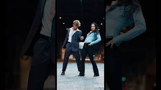 Download lagu Dance Break - Vik and Lauren mp3