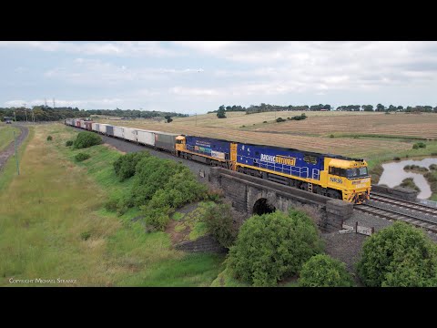 6MP4 Pacific National / TOLL Container Train At Moorabool (23/12/2022) - PoathTV Australian Railways