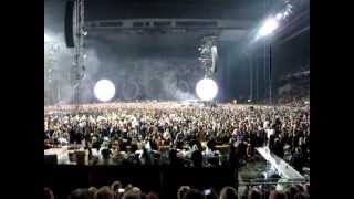 Coldplay live in Denmark 2012 - 50.000 people doing the wave