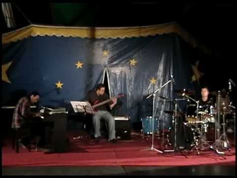 A NIGHT IN TUNISIA Michel Camilo version Playing por: Alexander Cortes (Trio 2008)