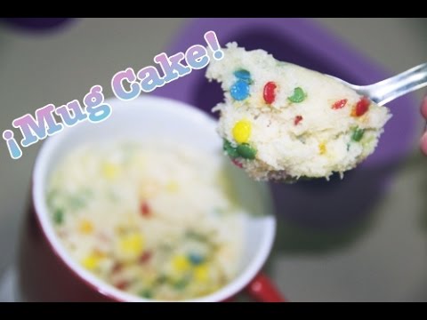 RECETA EN 1 MINUTO: ¡MUG CAKE DE CHOCOLATE BLANCO Y CONFETTI!