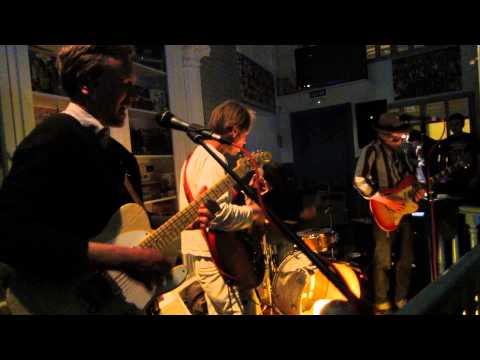Roy and the devils motorcycle I   La Nube Cafe Teatro 15 04 2014