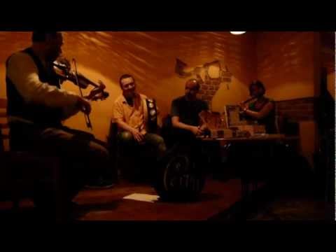 Poitin - Irský folk v Jabloni