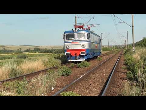 Locomotiva EA894 a depoului Pascani trece pe directa prin halta Probota - 08.07.2016